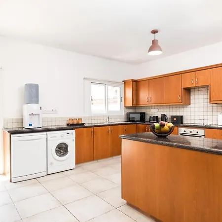 Villa Voroklini With Pool