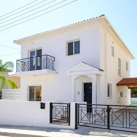 Voroklini With Pool Villa