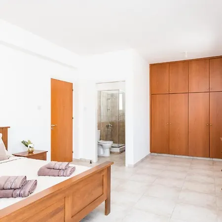 Voroklini With Pool Villa *