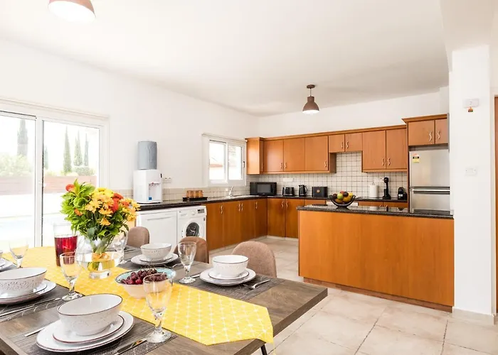 ヴィラ Voroklini With Pool *