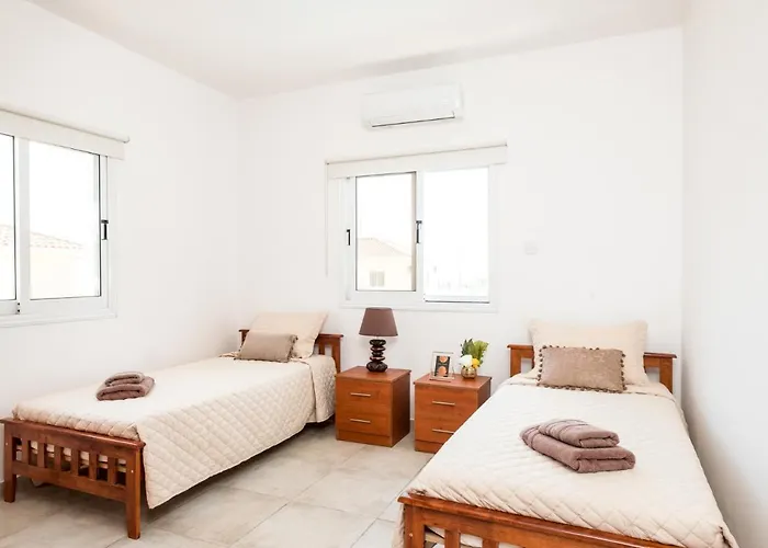 Voroklini With Pool *